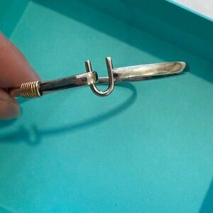 ISLAND HOOK BRACELET IN STERLING SILVER